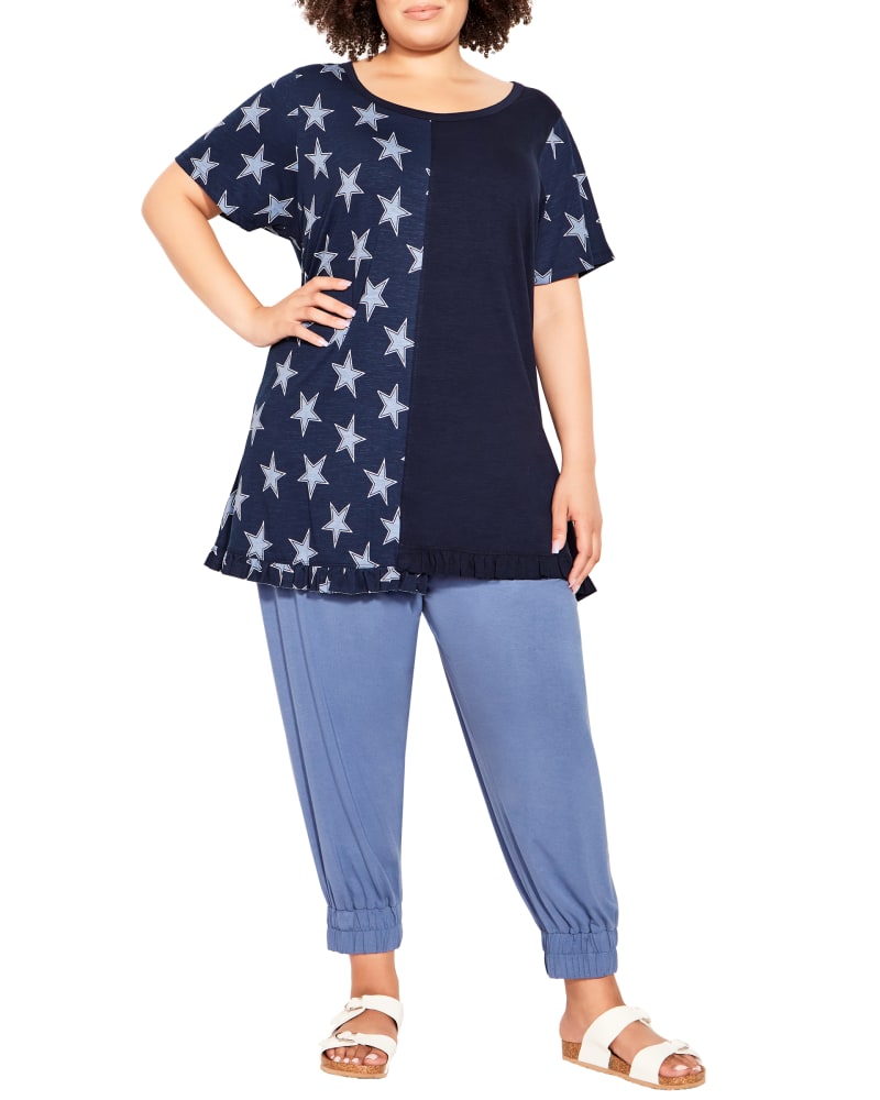 Front of a model wearing a size 14 Mave Splice Tunic in Navy / Light Blue by Zim & Zoe. | dia_product_style_image_id:214170